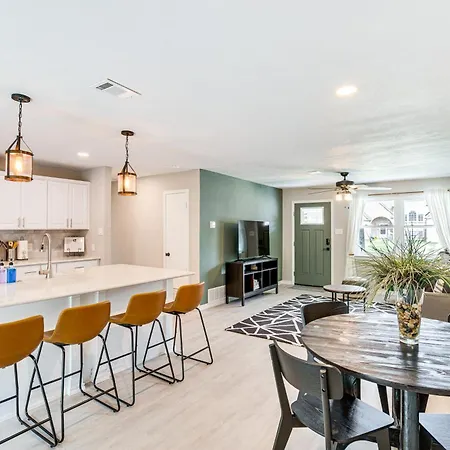 Little Elm Home - Walk To Lewisville Lake!